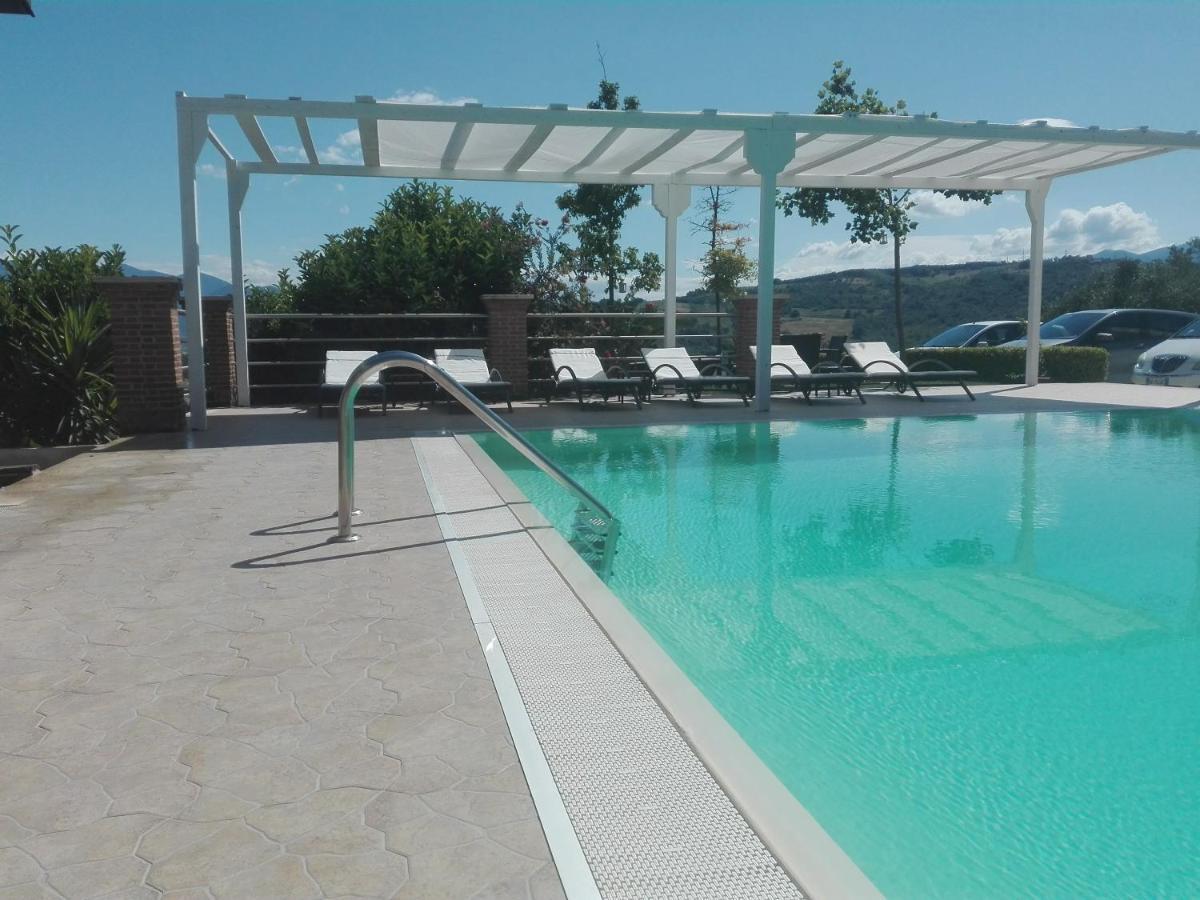 Villa Santoro Ai Tre Ulivi Con Piscina Privata Caiazzo Экстерьер фото