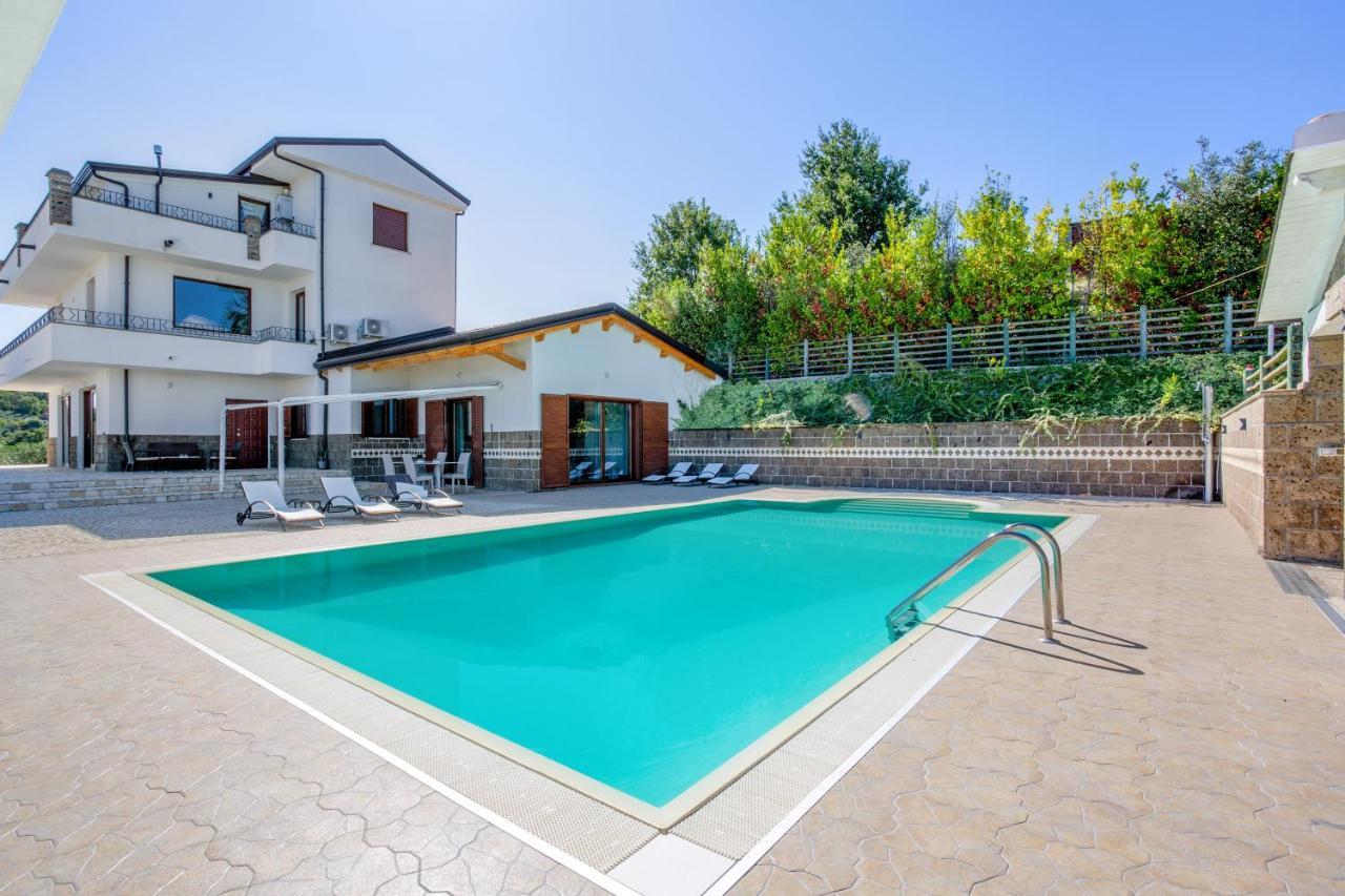 Villa Santoro Ai Tre Ulivi Con Piscina Privata Caiazzo Экстерьер фото