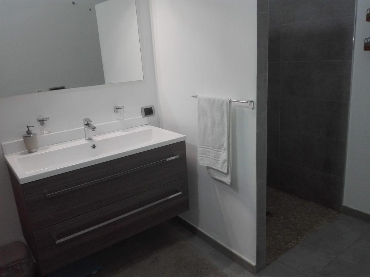 Villa Santoro Ai Tre Ulivi Con Piscina Privata Caiazzo Экстерьер фото