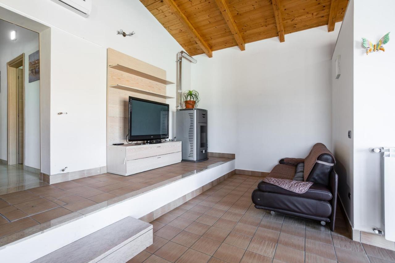 Villa Santoro Ai Tre Ulivi Con Piscina Privata Caiazzo Экстерьер фото