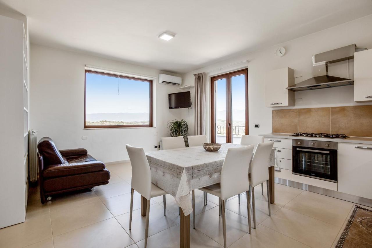 Villa Santoro Ai Tre Ulivi Con Piscina Privata Caiazzo Экстерьер фото