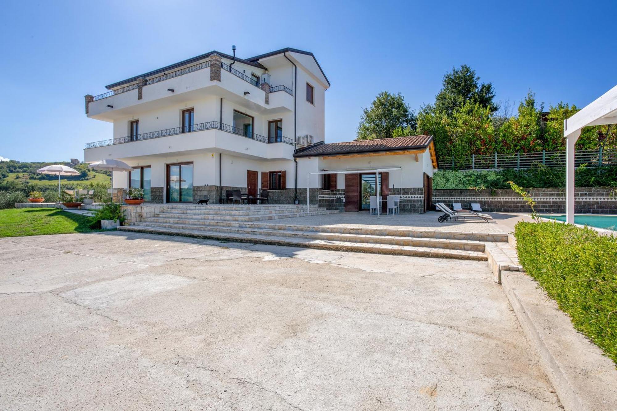 Villa Santoro Ai Tre Ulivi Con Piscina Privata Caiazzo Экстерьер фото